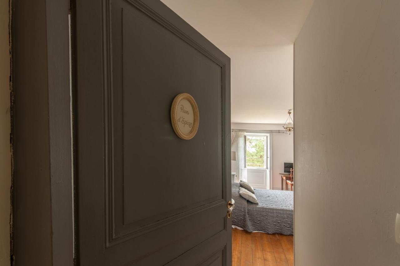 Chambres et table L' échappée Bouvesse-Quirieu Esterno foto