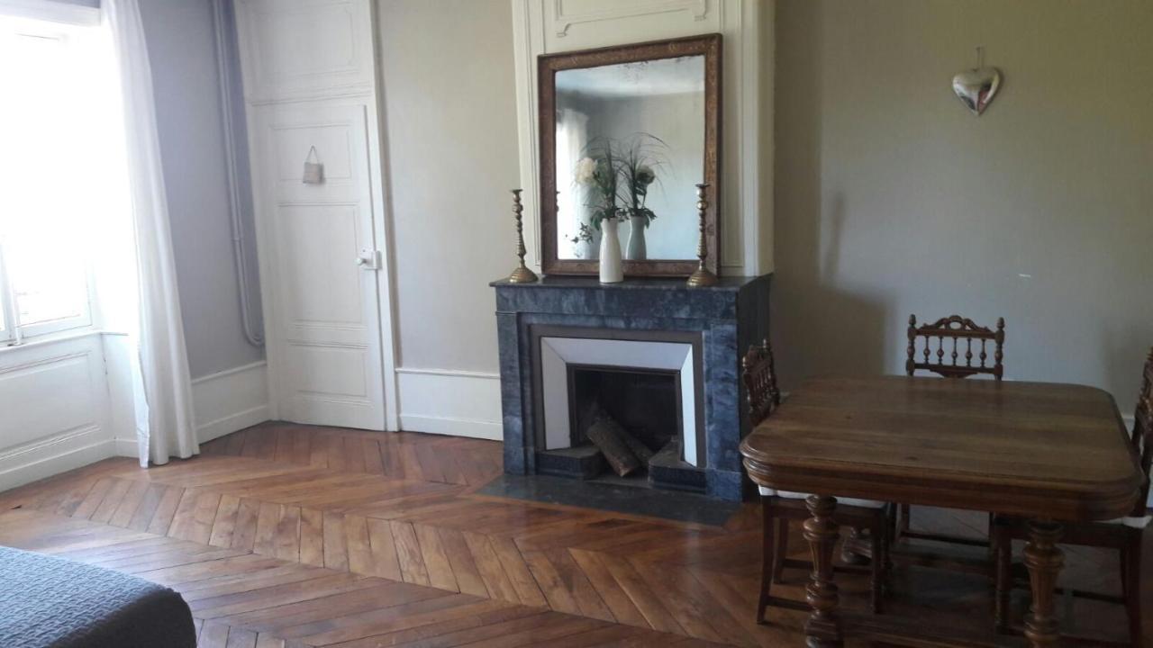 Chambres et table L' échappée Bouvesse-Quirieu Esterno foto
