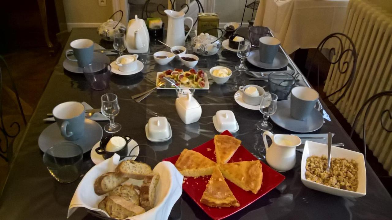 Chambres et table L' échappée Bouvesse-Quirieu Esterno foto