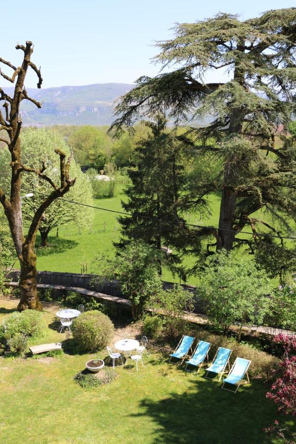 Chambres et table L' échappée Bouvesse-Quirieu Esterno foto